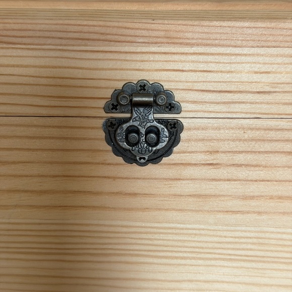 ArtMinds Natural Wood Storage Box with Metal Accents - Paitable Diy Project - Picture 5 of 14